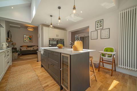 4 bedroom semi-detached house for sale, Lodge Road, Caerleon, NP18