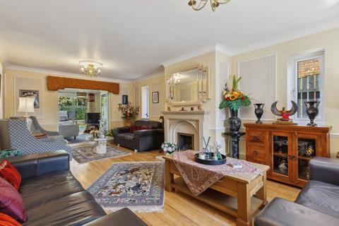 undefined, Nevern Close, Heaton, Bolton, BL1