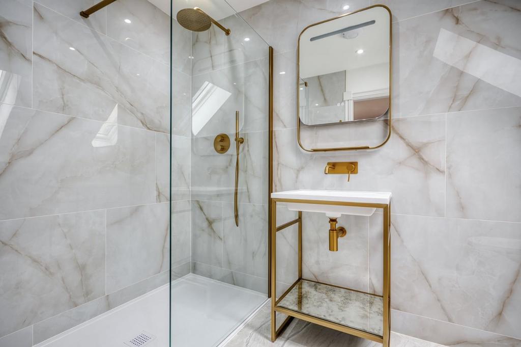 BR4 En-suite