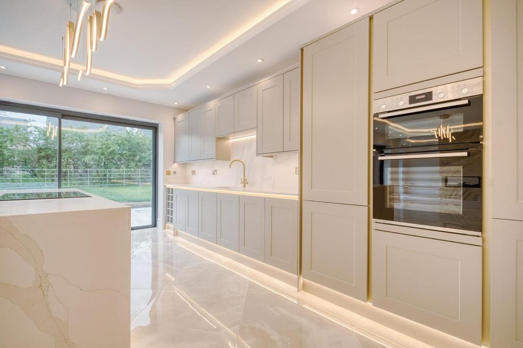 7 Kitchen2