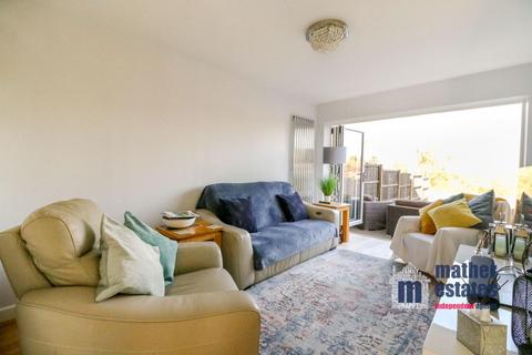3 bedroom terraced house for sale, Woburn Close, Stevenage