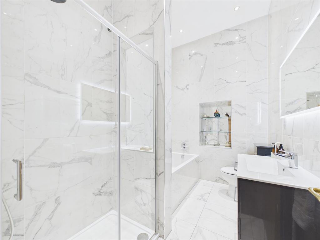 Bath 1.jpg