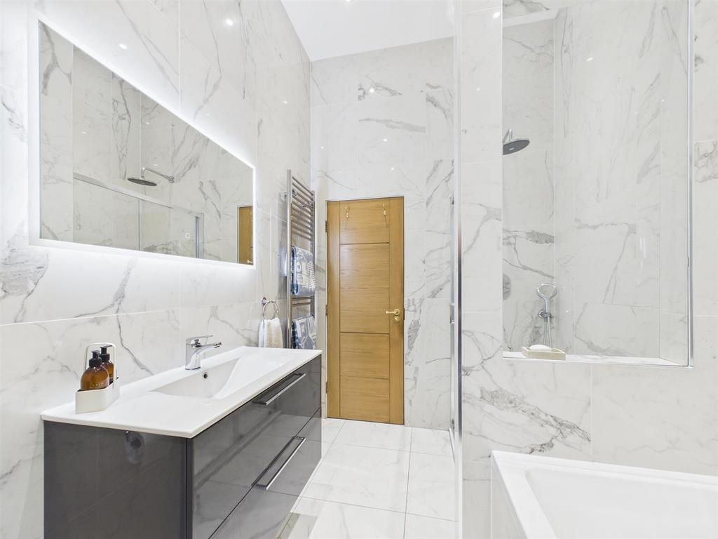 Bath 2.jpg