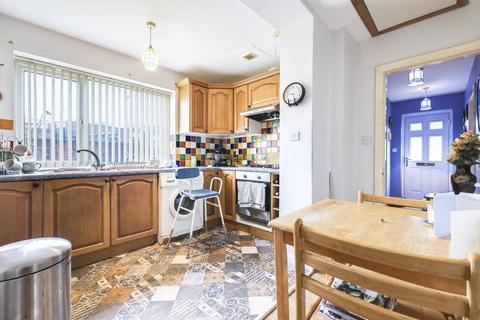 3 bedroom bungalow for sale, Parliament Road, Armley, Leeds, West Yorkshire, LS12