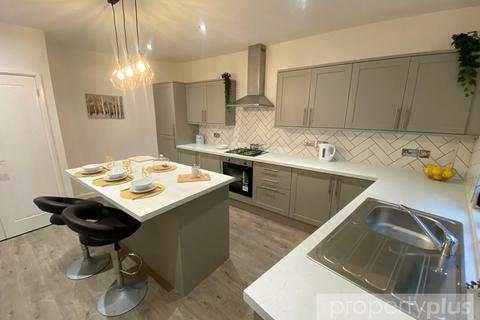 4 bedroom detached house for sale, Court Street, Tonypandy, CF40