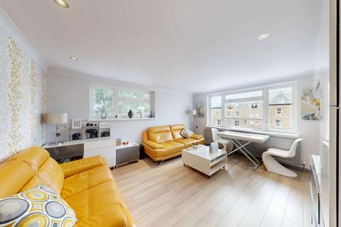 2 bedroom flat for sale, Cheriton Gardens, Folkestone, Kent, CT20
