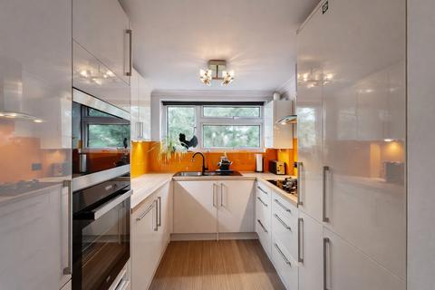 2 bedroom flat for sale, Cheriton Gardens, Folkestone, Kent, CT20