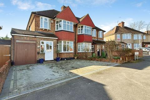 3 bedroom semi-detached house for sale, Woodhurst Avenue, Watford WD25
