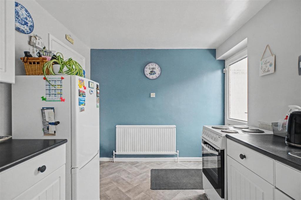 Kitchen 3.jpeg