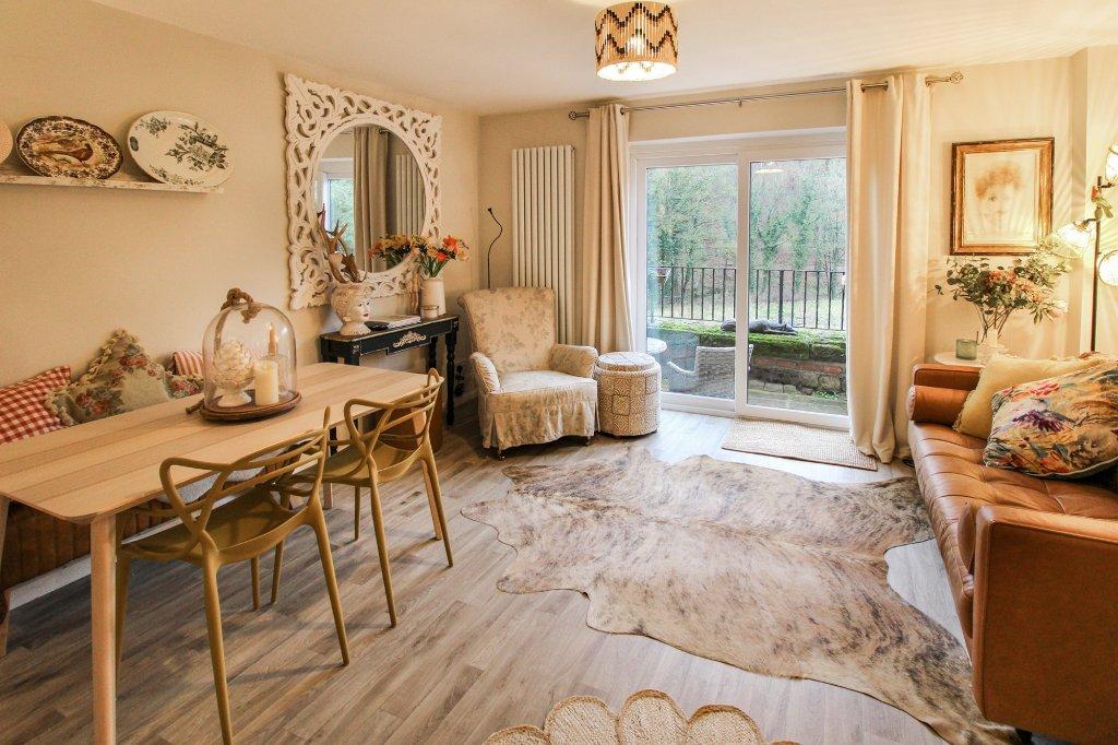 Sitting/Dining Room