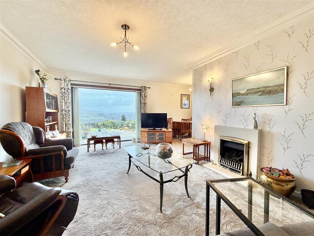 Living/dining room