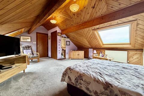 4 bedroom detached house for sale, Blackmoorfoot, Linthwaite HD7