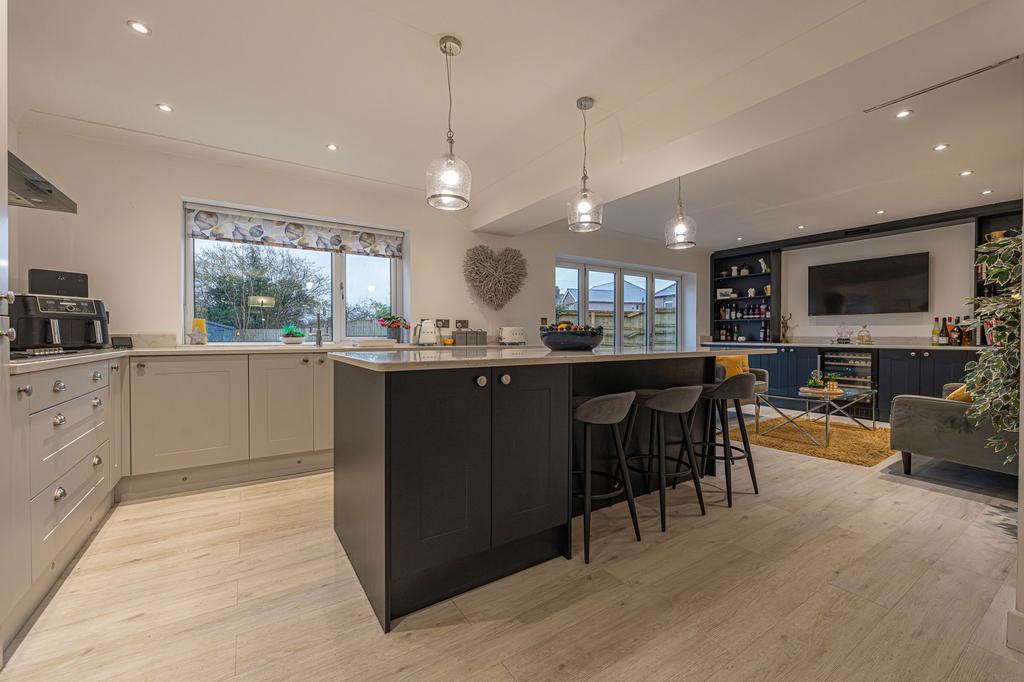 Kitchen/Living Area