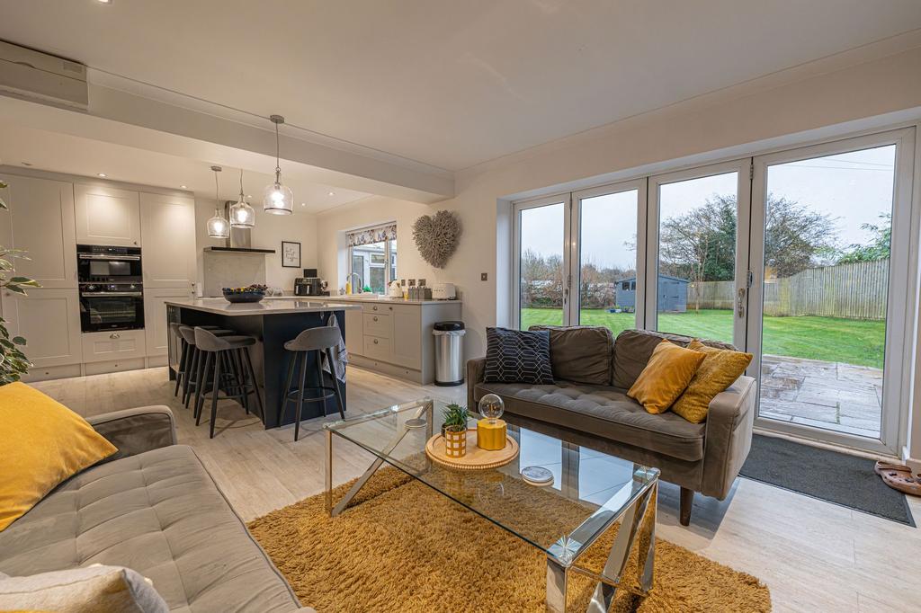 Kitchen/Living Area