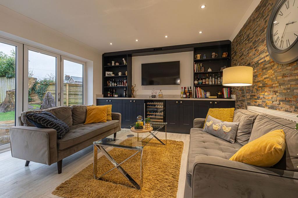 Kitchen/Living Area