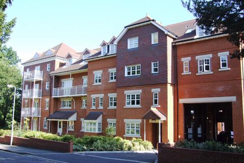 2 bedroom flat to rent, WOKING