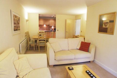 2 bedroom flat to rent, WOKING