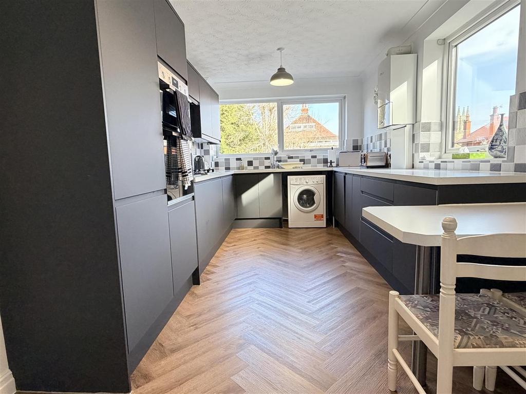 Dining kitchen