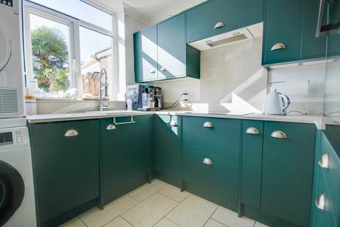 undefined, SHOLING! STUNNING BRAND NEW SHOWER ROOM! OFF ROAD PARKING!