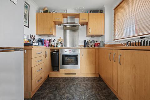 2 bedroom flat for sale, 52 Vespasian Road, Southampton SO18