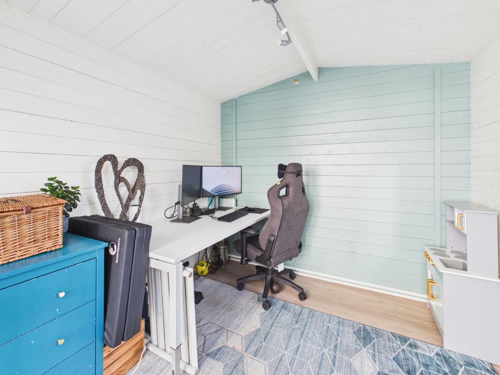 Outbuilding/Office