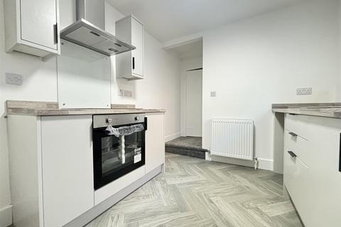 Ground Floor Flat Chanterlands Avenue, Kingston Upon Hull