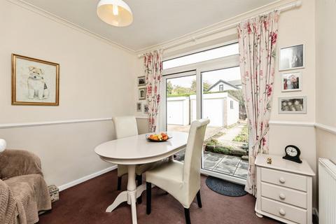 undefined, Kenilworth Avenue, Gildersome, Leeds