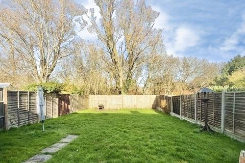 3 bedroom semi-detached house for sale, Chichester Close, Ashford