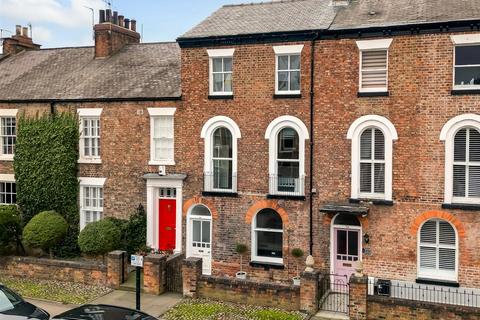 4 bedroom townhouse for sale, Coniscliffe Road, Darlington