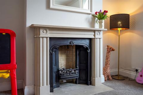 4 bedroom townhouse for sale, Coniscliffe Road, Darlington