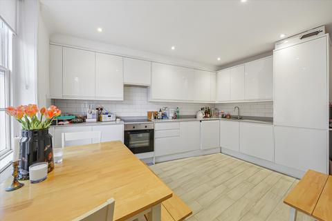 3 bedroom flat to rent, Hampstead High Street, London, NW3