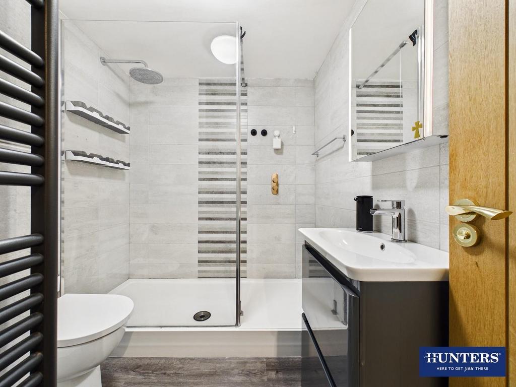 Master En-Suite