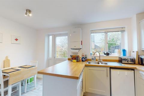 2 bedroom semi-detached house to rent, Byron Way, Stamford