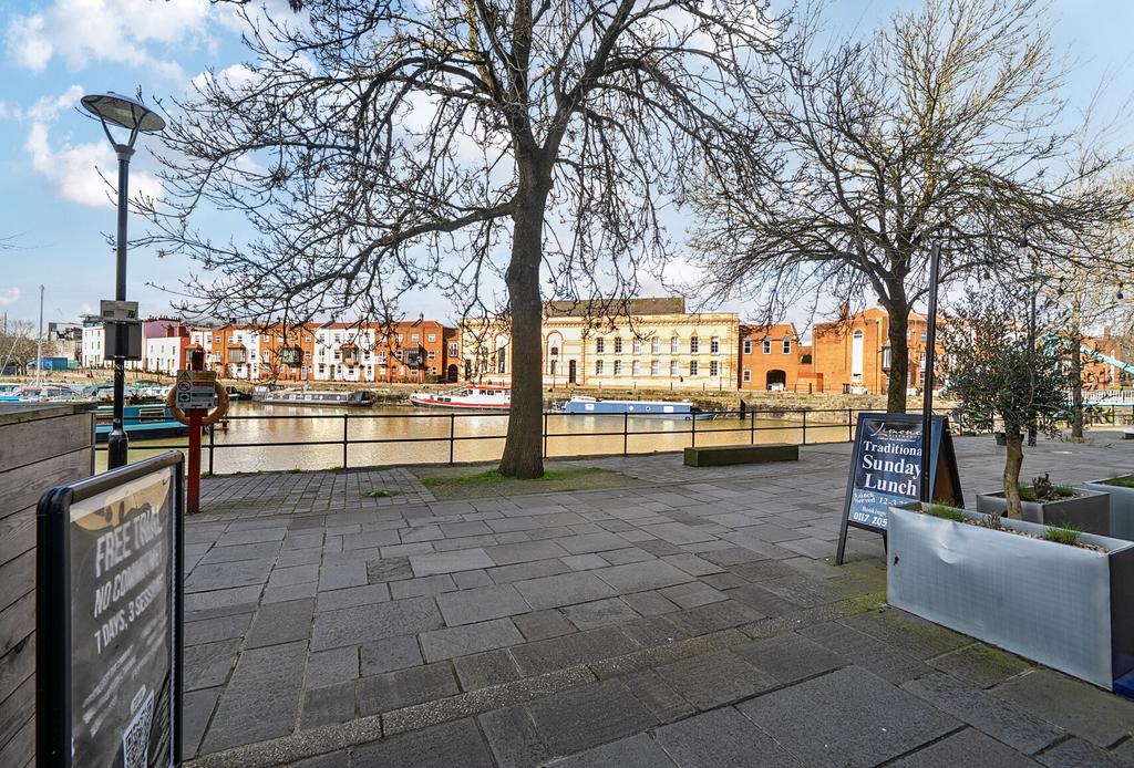 1417347-17-699d92...