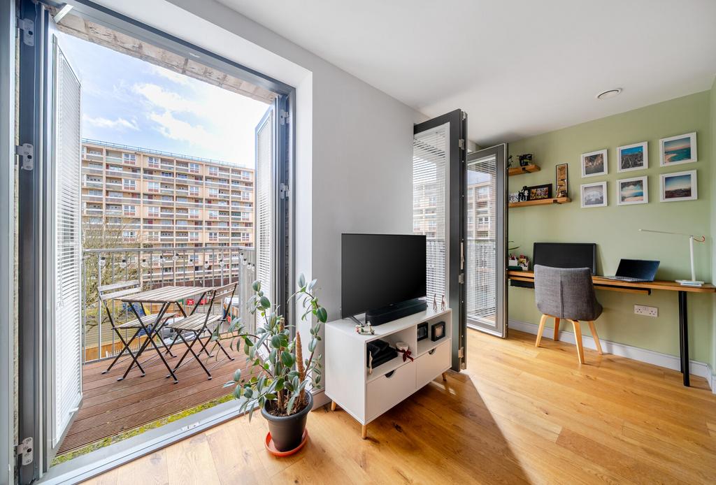 1417347-11-699d91...