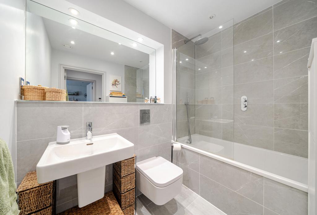 1417347-2-699d906...