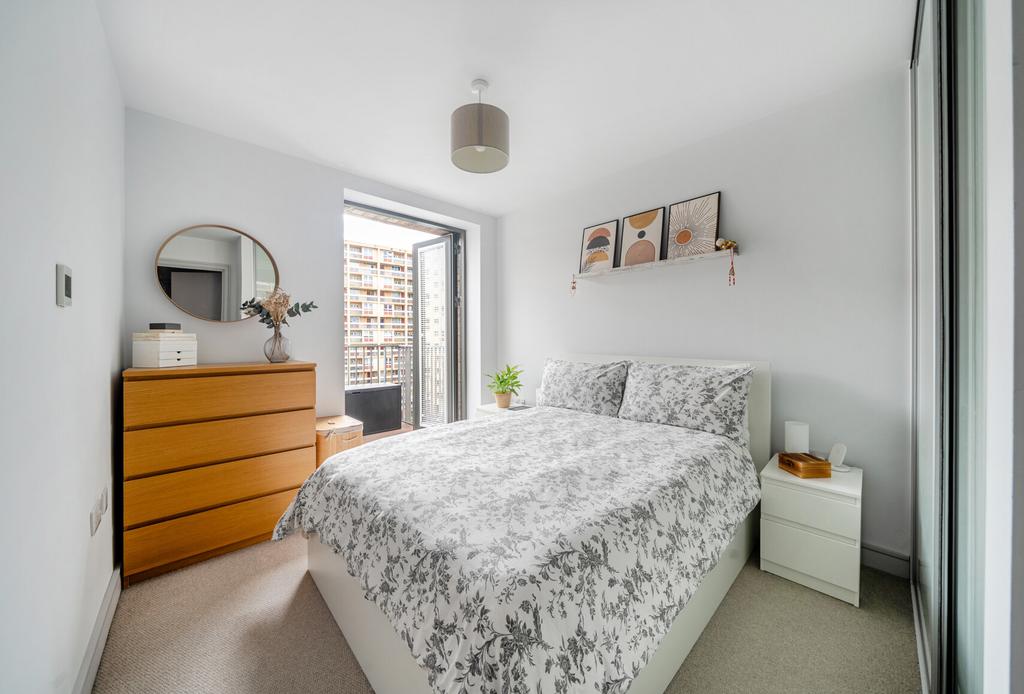 1417347-3-699d907...