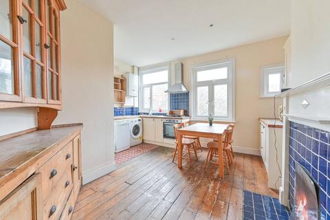 4 bedroom flat to rent, Beverstone Road, Brixton, London, SW2