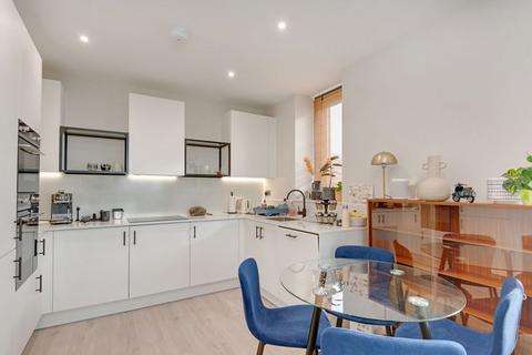 2 bedroom flat to rent, Coster Avenue, London N4