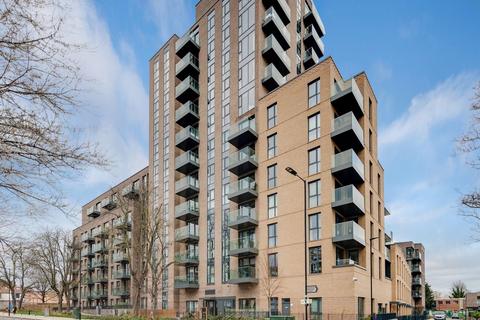 2 bedroom flat to rent, Coster Avenue, London N4
