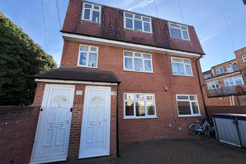 undefined, Upper Farm Road, West Molesey