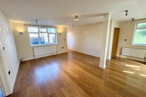 undefined, Upper Farm Road, West Molesey