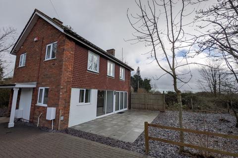 3 bedroom detached house to rent, St. Georges Road, Sandwich, Kent, CT13