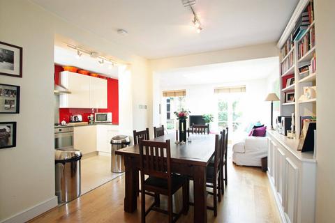 undefined, Kyrle Road, Between the Commons, London, SW11