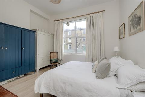 1 bedroom flat for sale, St Stephens Avenue, Shepherd's Bush W12