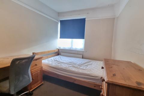 1 bedroom house to rent, Upper Bevendean Avenue, Brighton, BN2