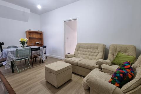 1 bedroom house to rent, Upper Bevendean Avenue, Brighton, BN2