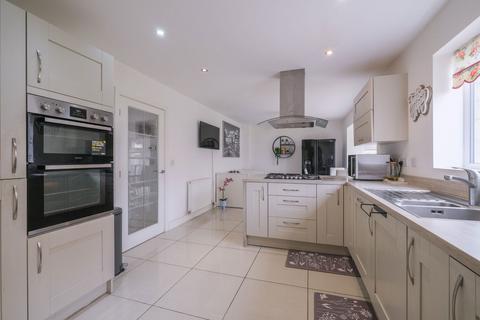 undefined, Oaklands Crescent, Huddersfield HD2