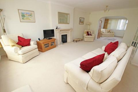 3 bedroom detached house for sale, Lindsay Close, Eastbourne, BN20 8DP