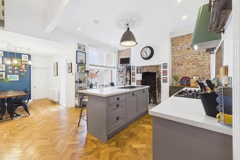 3 bedroom terraced house for sale, Beach Avenue, Whitley Bay